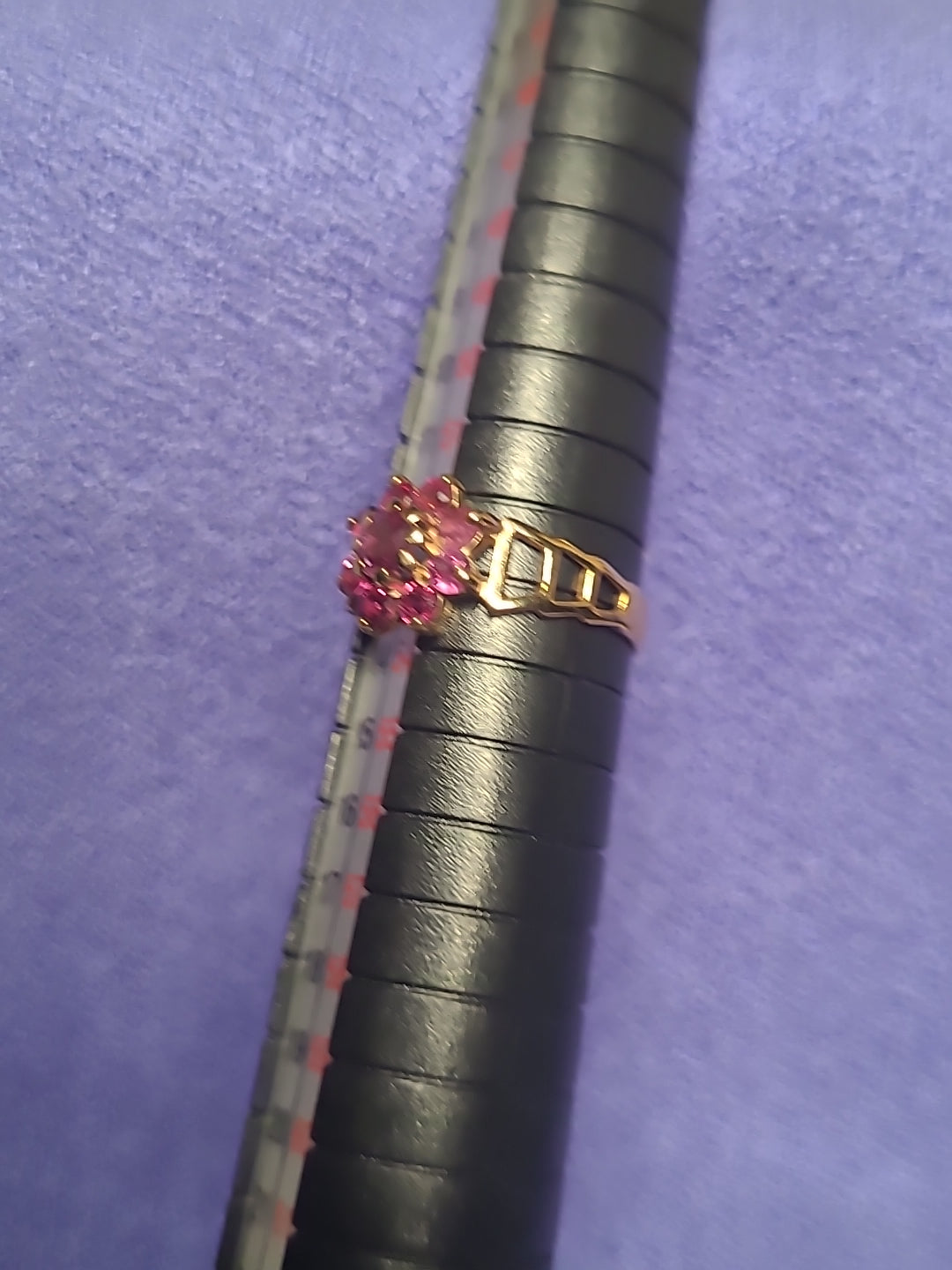 9ct Yellow Gold Ruby Cluster Ring Daisy Flower Style Vintage Design 375 Hallmark