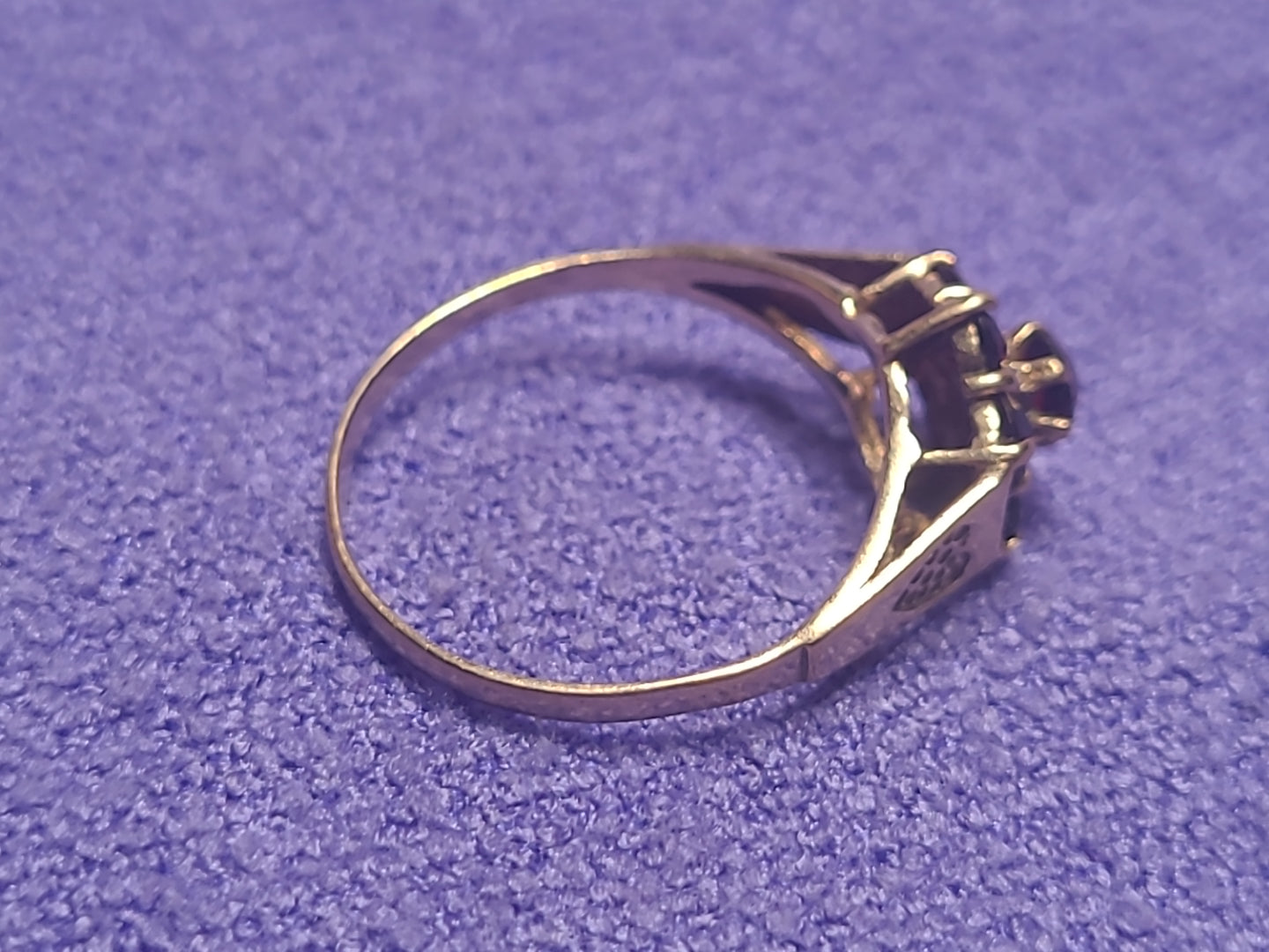 9ct Yellow Gold Garnet Cluster Ring Size O Vintage Round Cut Gemstones 375 Stamp