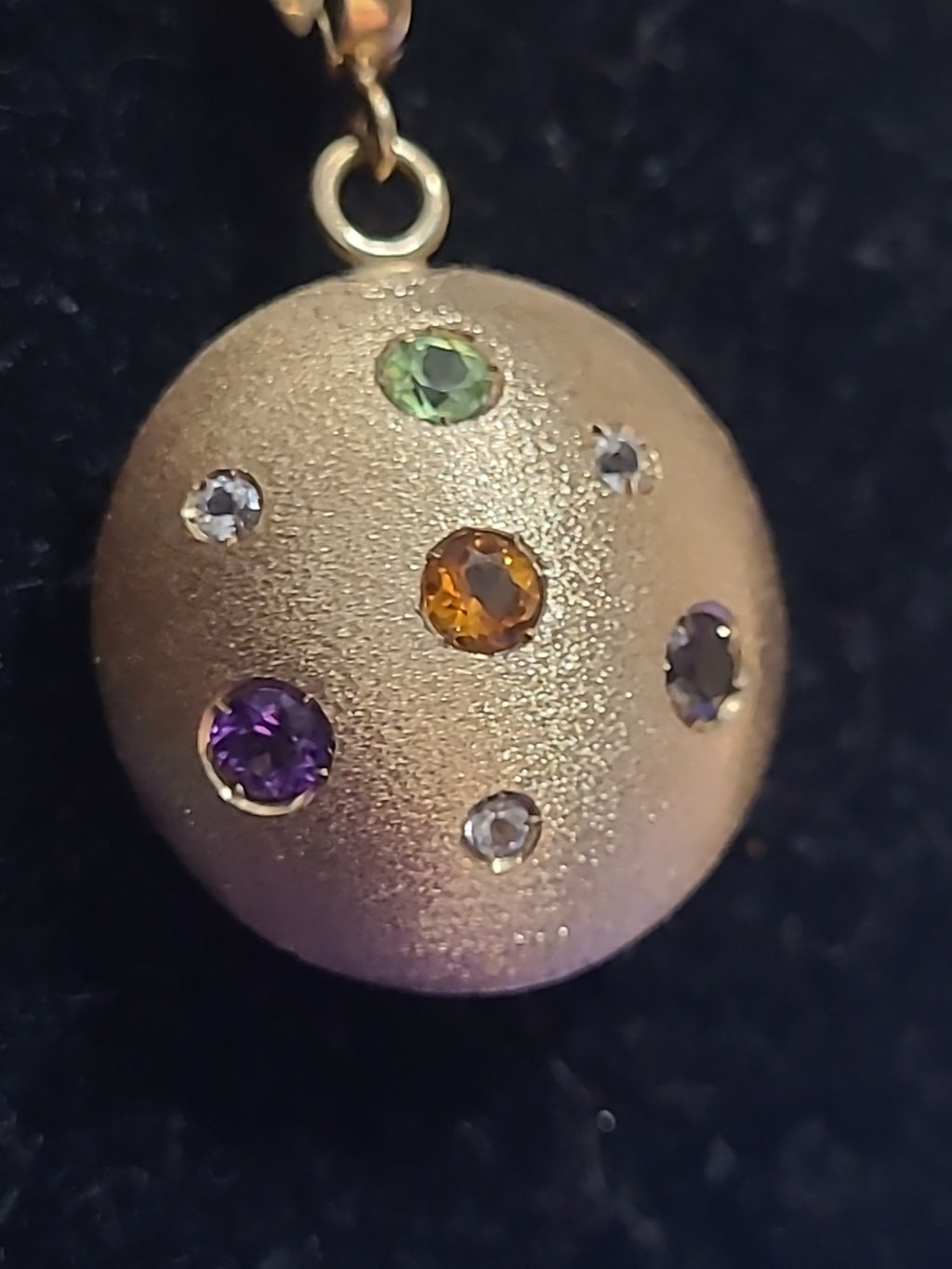 9ct 375 Yellow Gold Pendant With 9ct Gold Chain Hallmarked 5.93g