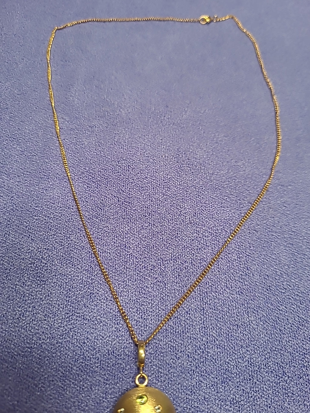 9ct 375 Yellow Gold Pendant With 9ct Gold Chain Hallmarked 5.93g
