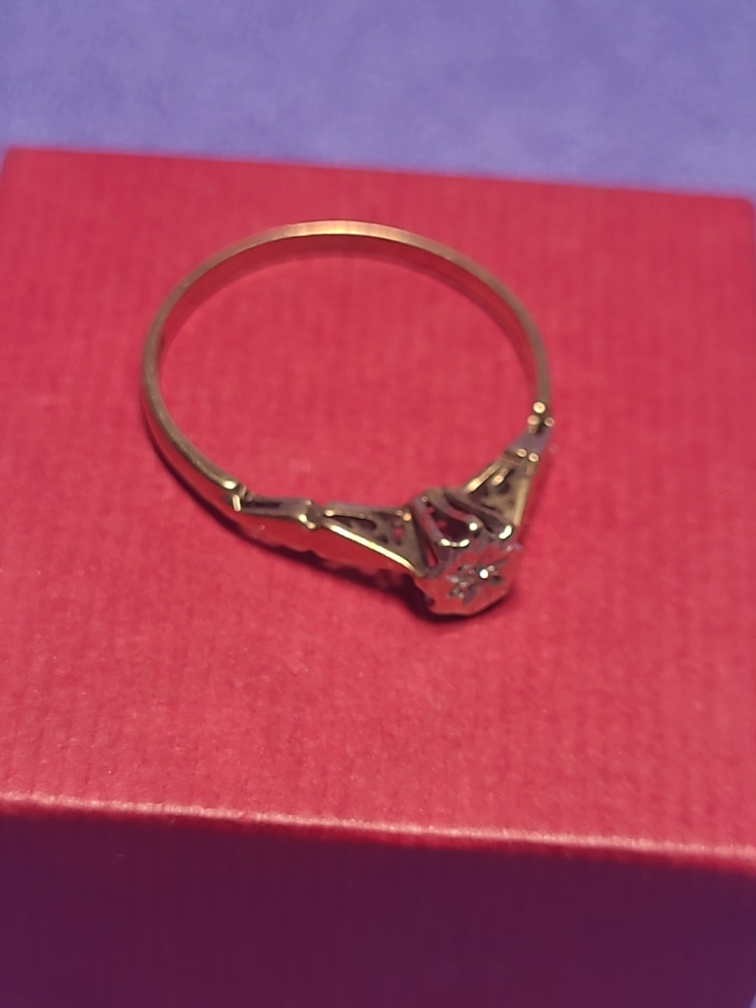 Hallmarked 9ct Gold Small Diamond Ring Size S – Vintage Style – Lovely Condition