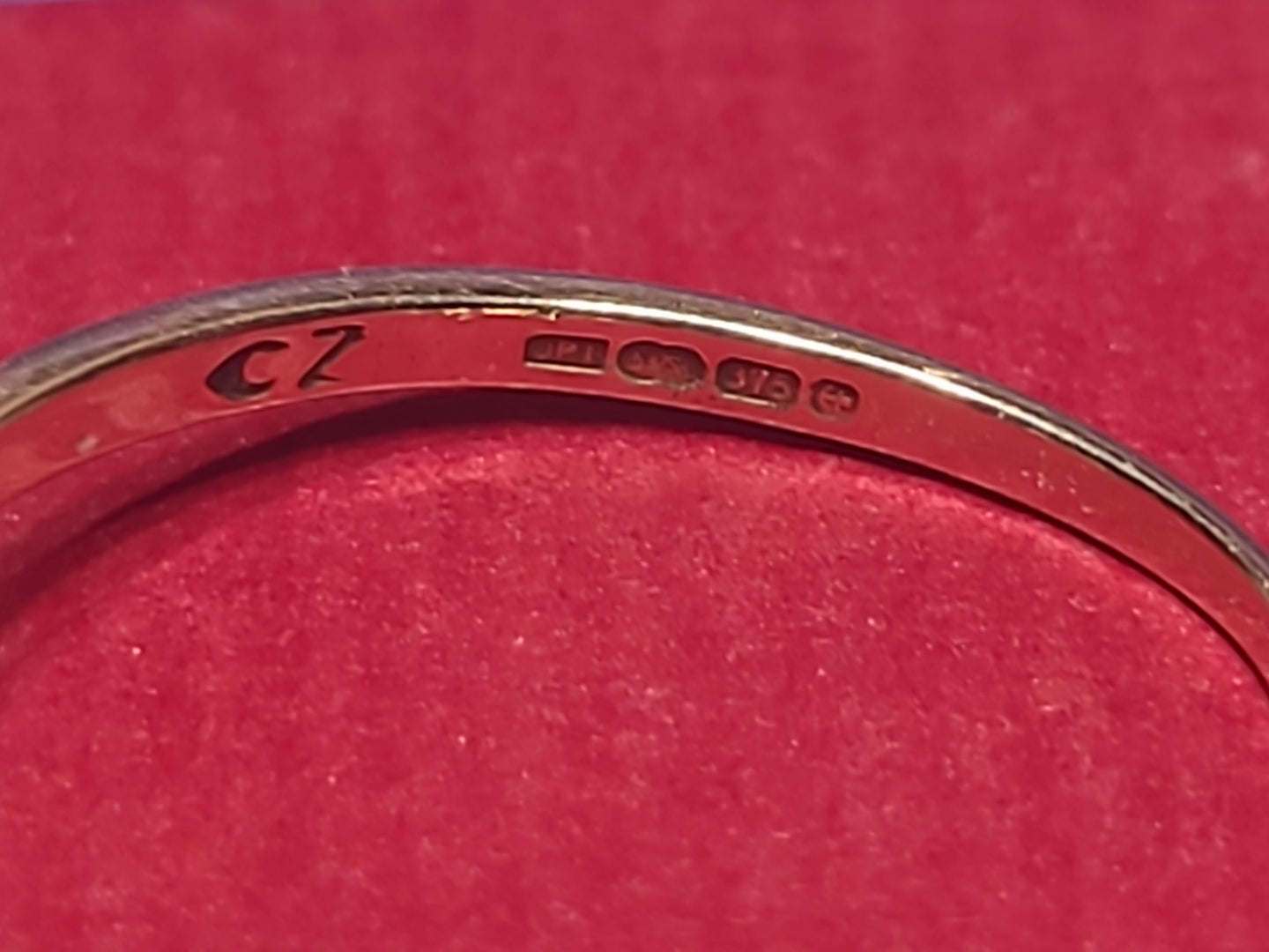 9ct Gold CZ Solitaire Ring Size L 1/2 Hallmarked Boxed 1.8g