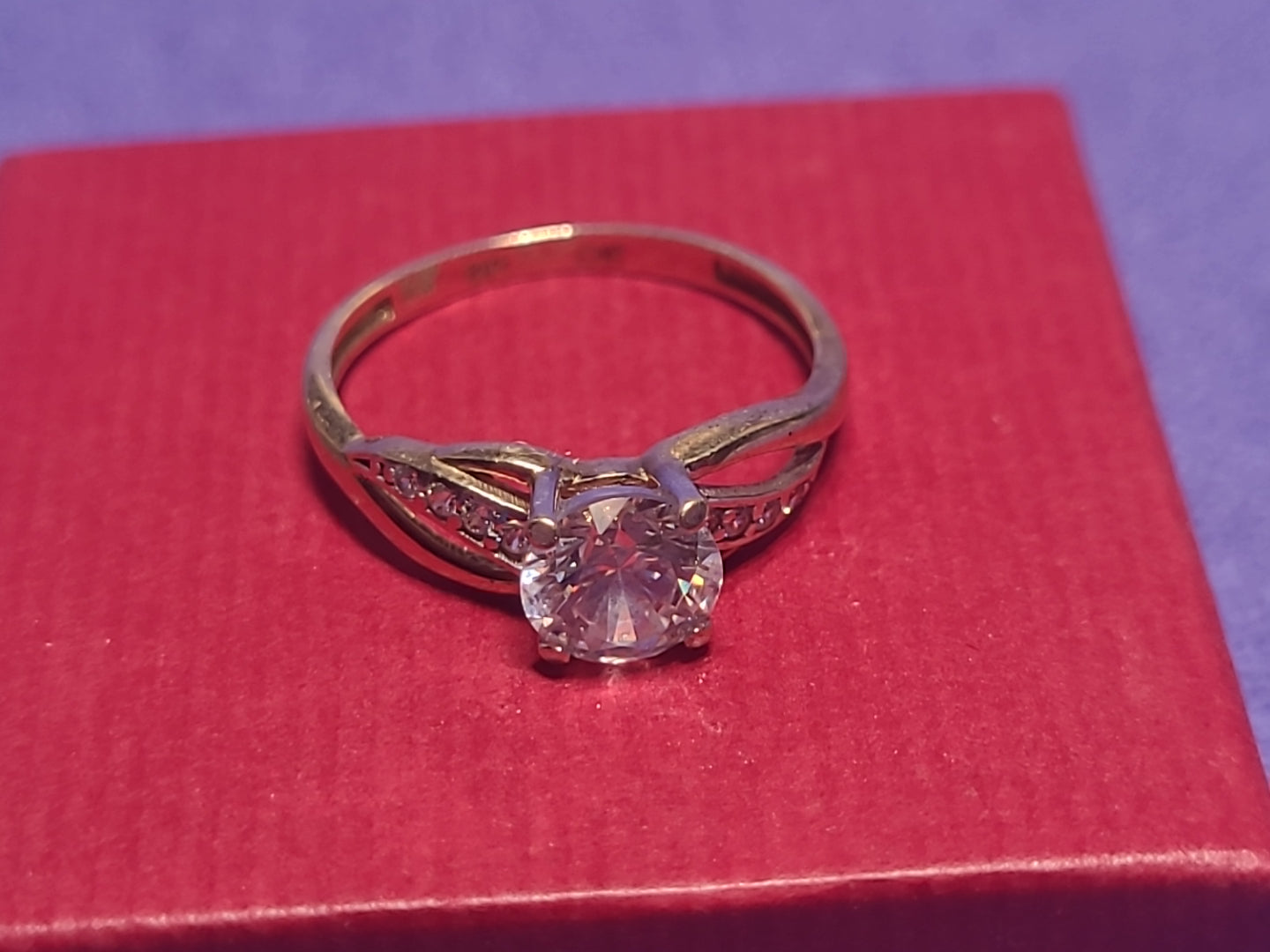 STUNNING LADIES 9CT GOLD 375 RING SIZE M 1/2 CUBIC ZIRCONIA JEWELLERY