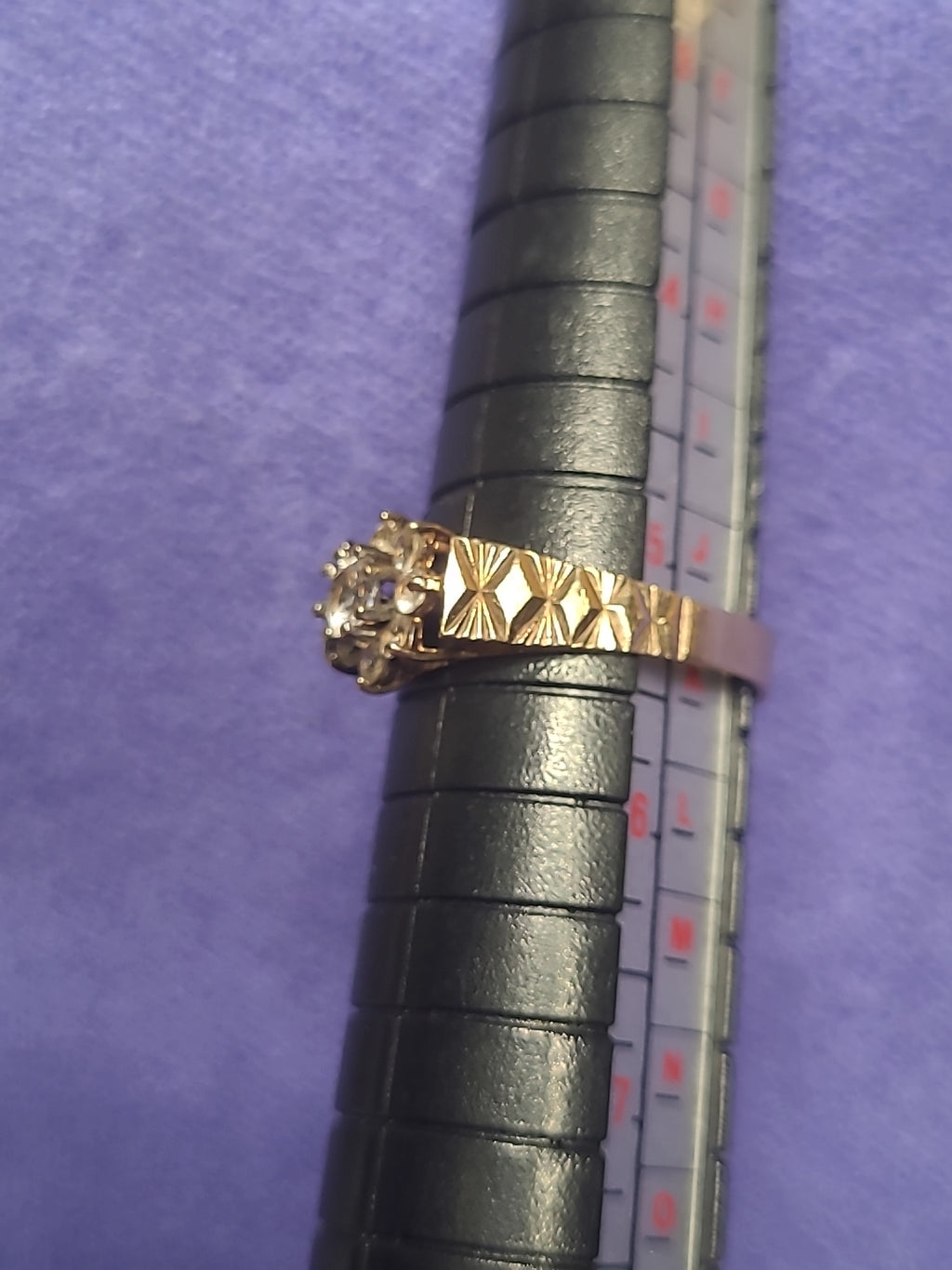 9ct Gold Daisy Cluster Ring Size I 1/2 Yellow Gold 375 Hallmarked Floral Design