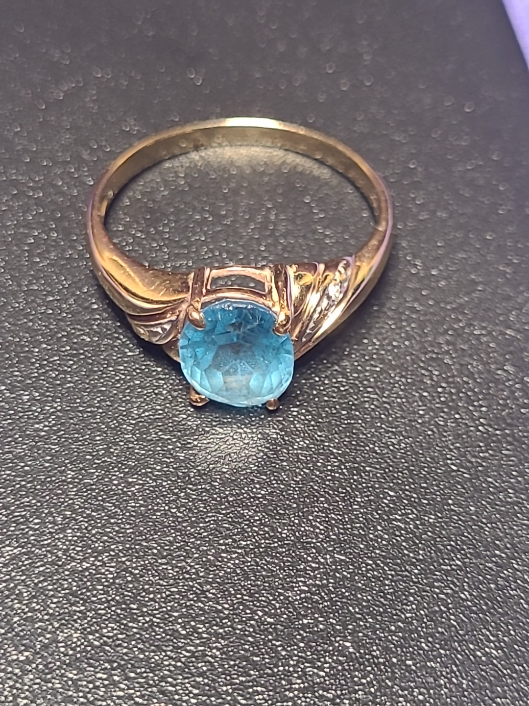 9ct Gold Blue Topaz Ring Size Q – Elegant Vintage Style – Stamped 9K – Superb