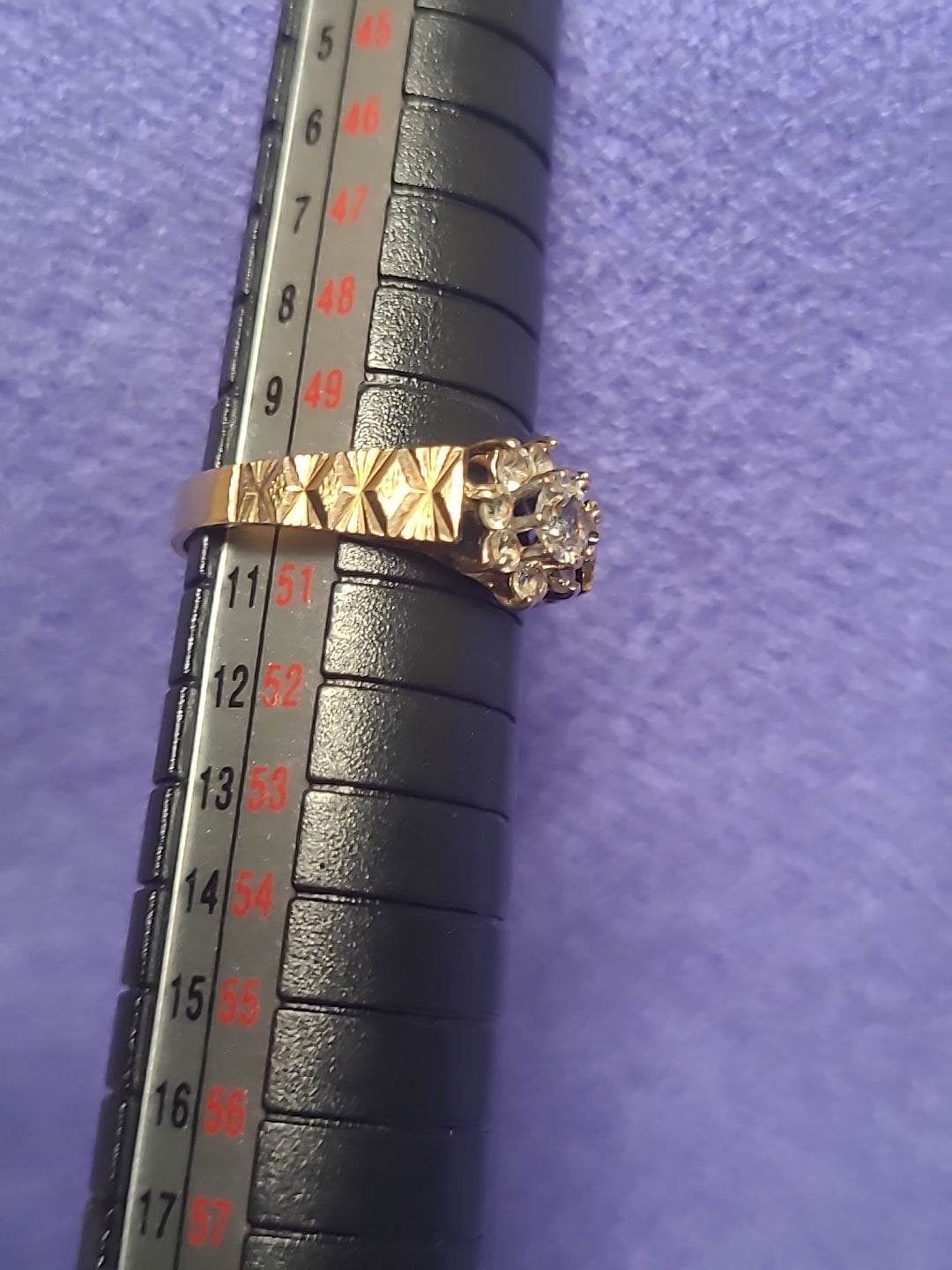 9ct Gold Daisy Cluster Ring Size I 1/2 Yellow Gold 375 Hallmarked Floral Design