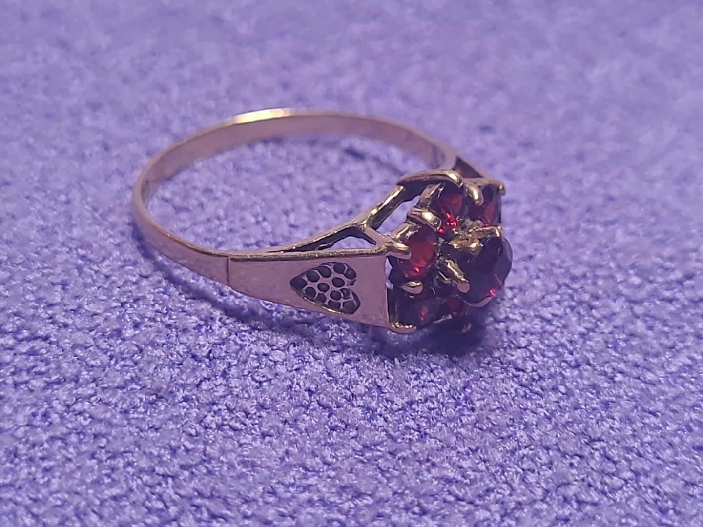 9ct Yellow Gold Garnet Cluster Ring Size O Vintage Round Cut Gemstones 375 Stamp