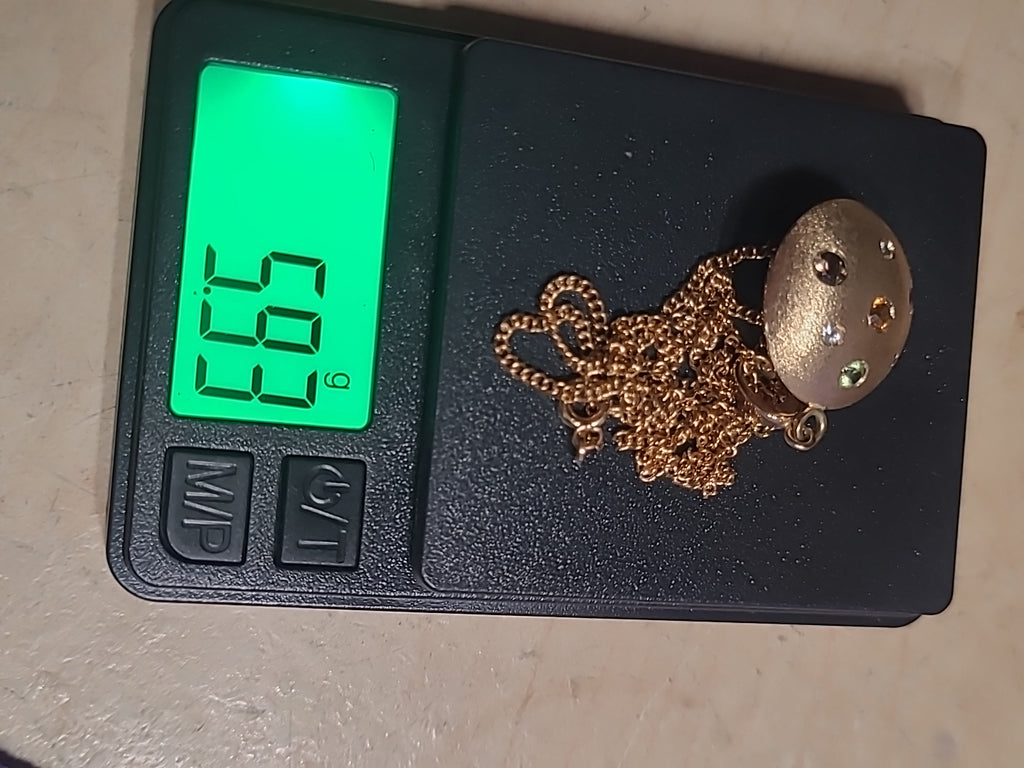 9ct 375 Yellow Gold Pendant With 9ct Gold Chain Hallmarked 5.93g