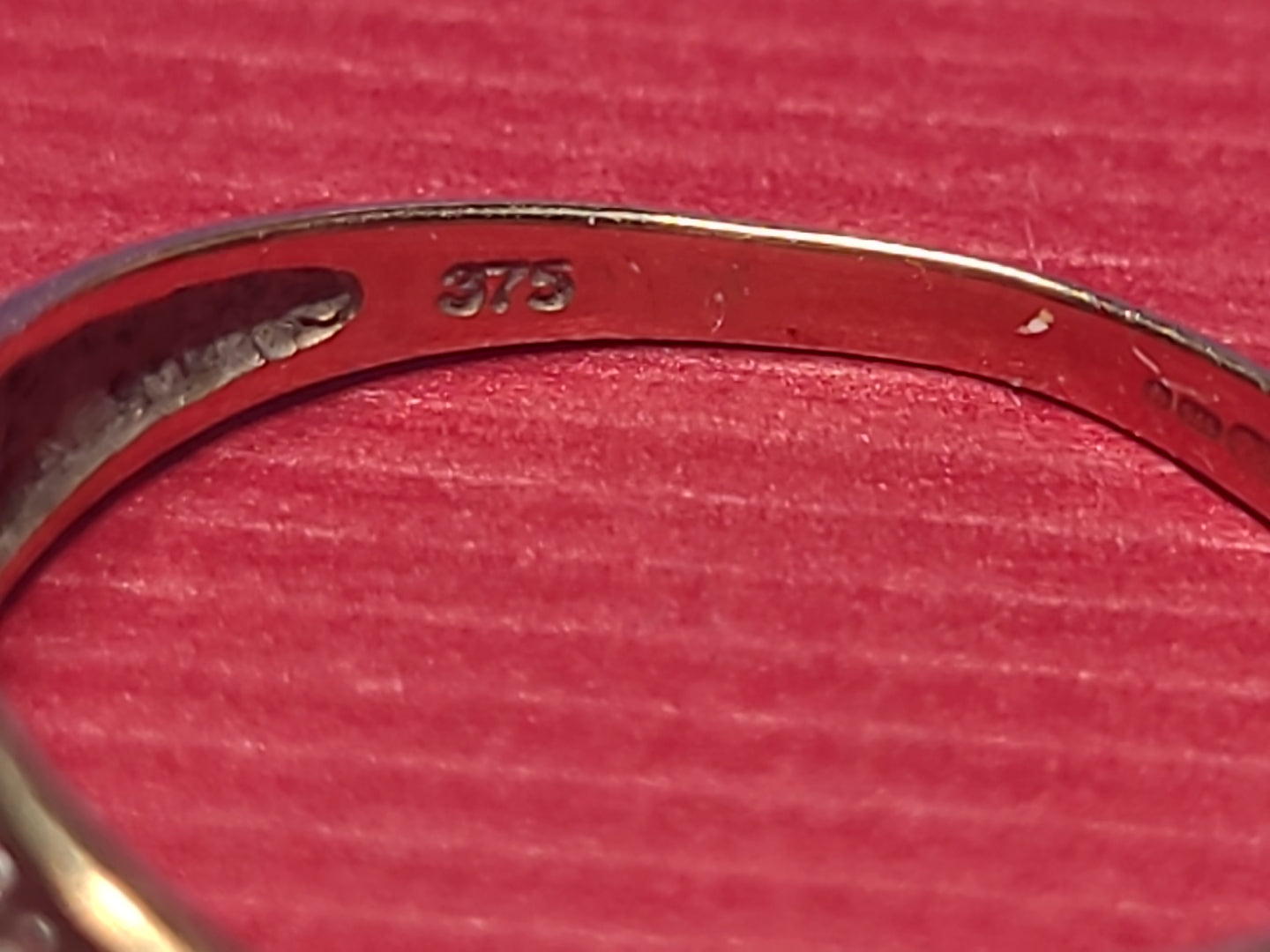 9ct Yellow Gold MUM Ring Size K Hallmarked Mother's Day Gift Present