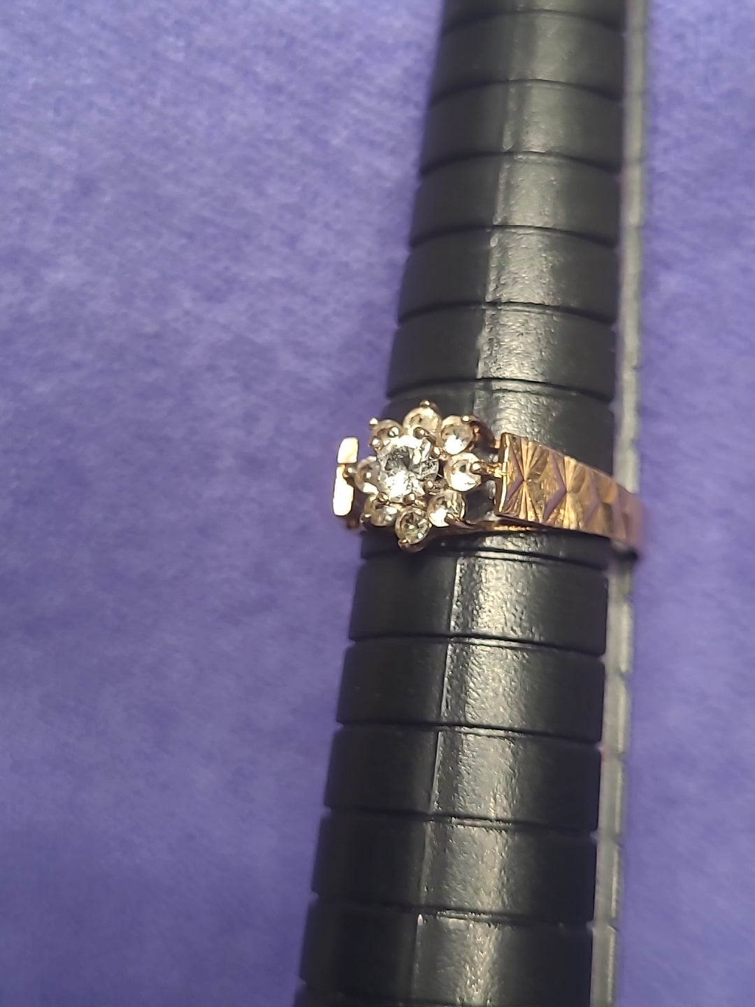 9ct Gold Daisy Cluster Ring Size I 1/2 Yellow Gold 375 Hallmarked Floral Design