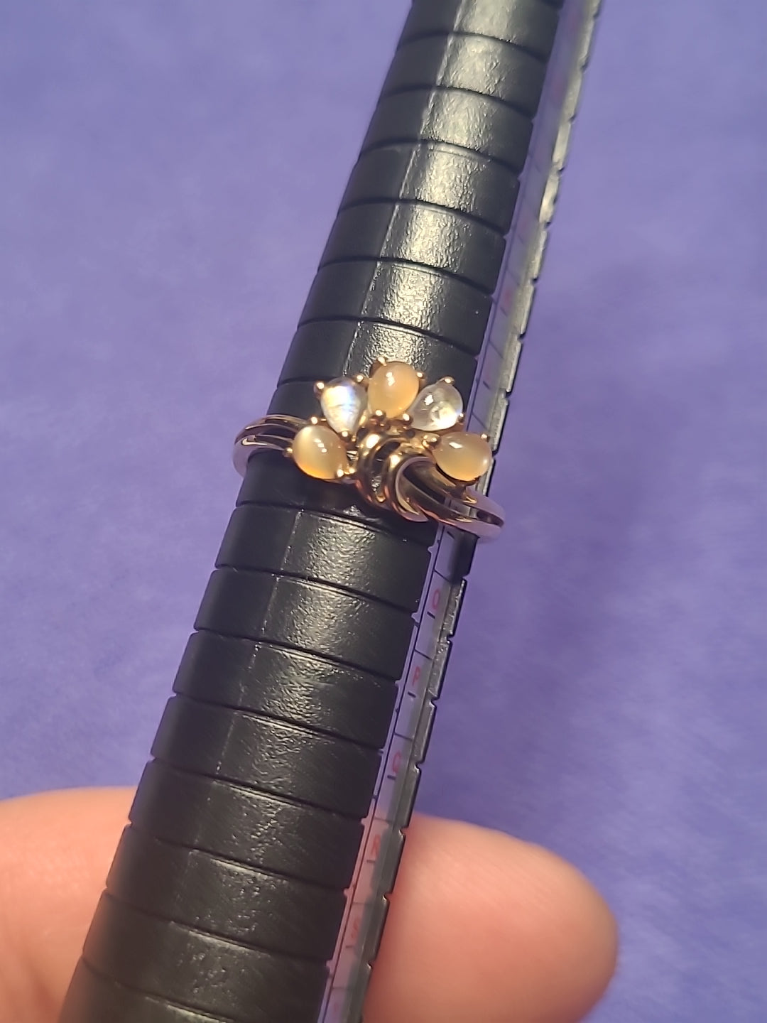 9ct Gold Two-Tone Moonstone Floral Ring Size M 1/2 Hallmarked Superb Condition