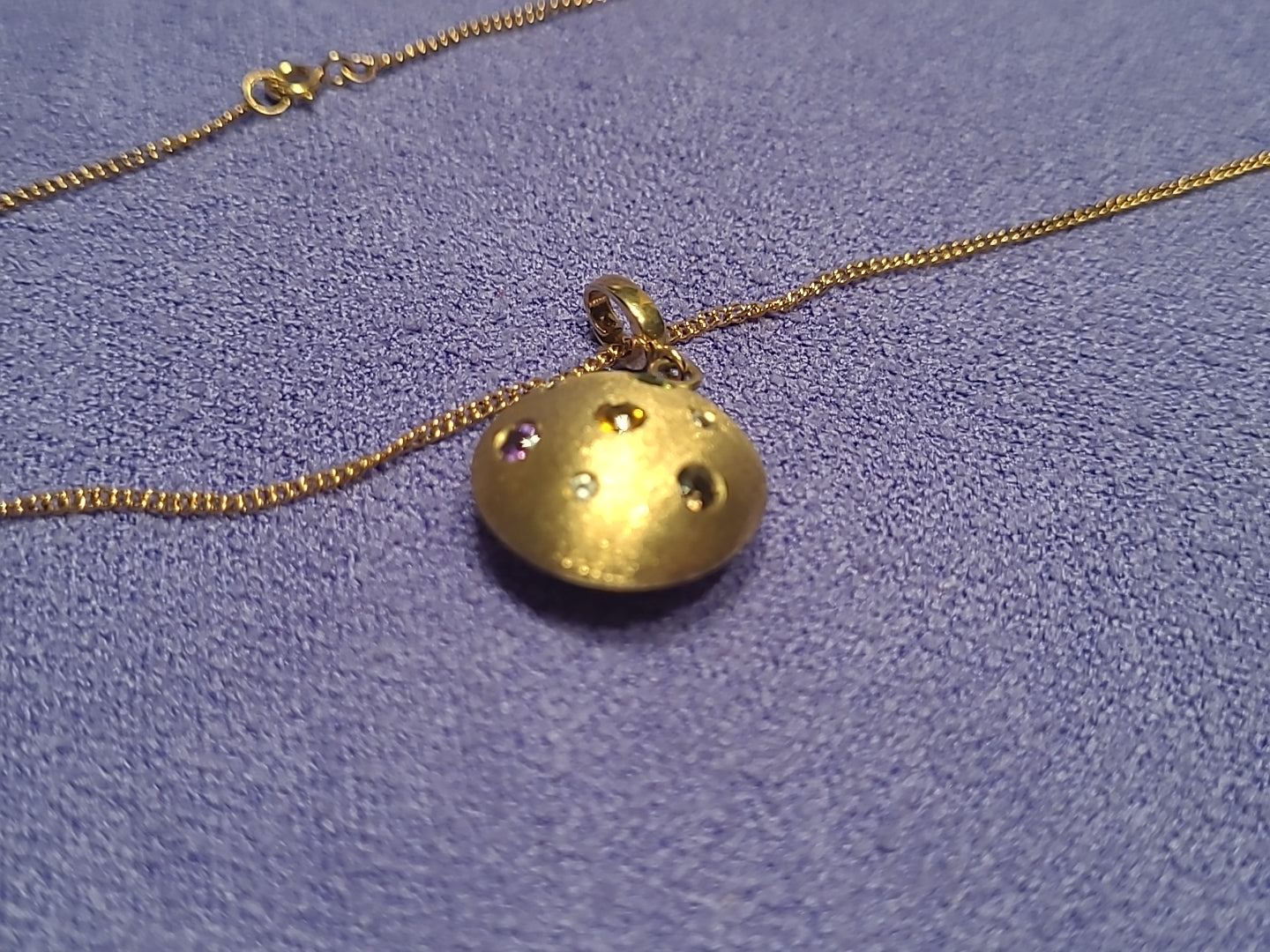 9ct 375 Yellow Gold Pendant With 9ct Gold Chain Hallmarked 5.93g