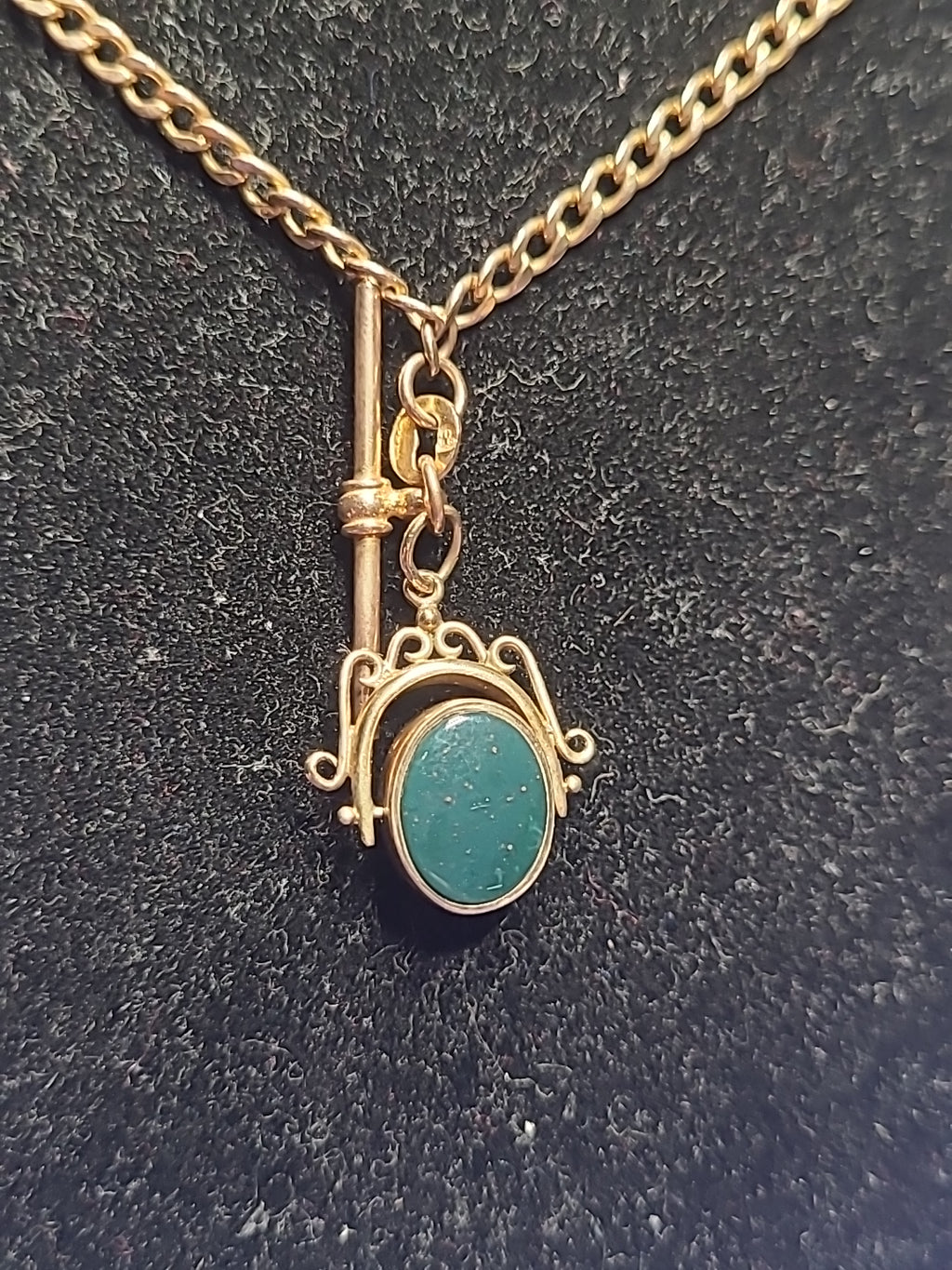 9ct Gold Onyx & Bloodstone Fob Pendant With Chain Hallmarked 7.5g