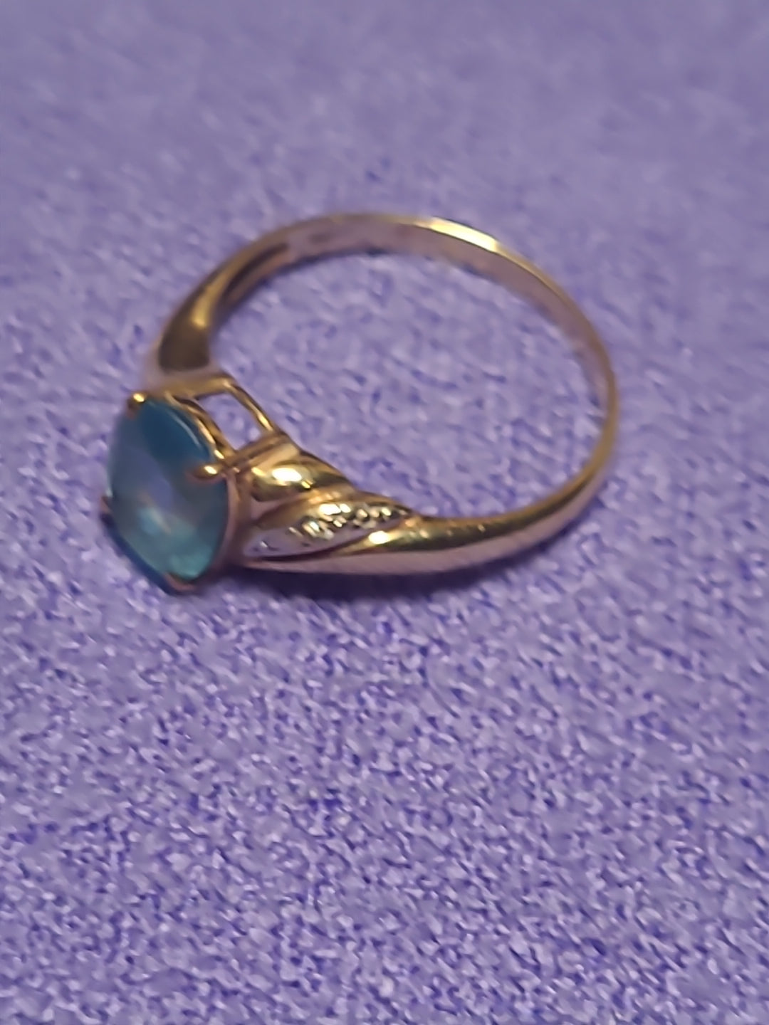 9ct Gold Blue Topaz Ring Size Q – Elegant Vintage Style – Stamped 9K – Superb