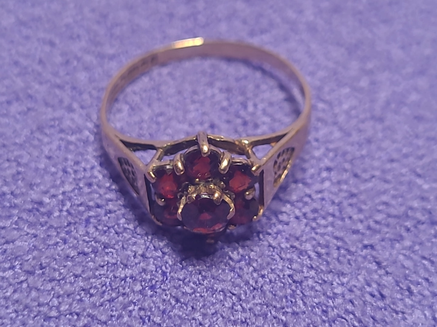 9ct Yellow Gold Garnet Cluster Ring Size O Vintage Round Cut Gemstones 375 Stamp