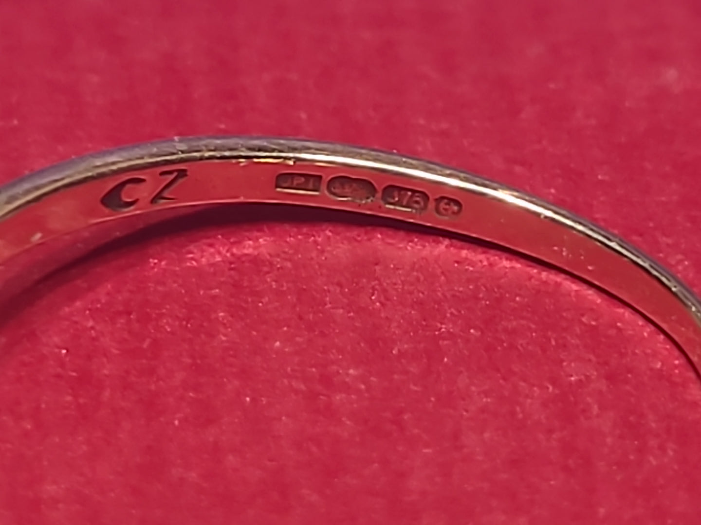 9ct Gold CZ Solitaire Ring Size L 1/2 Hallmarked Boxed 1.8g