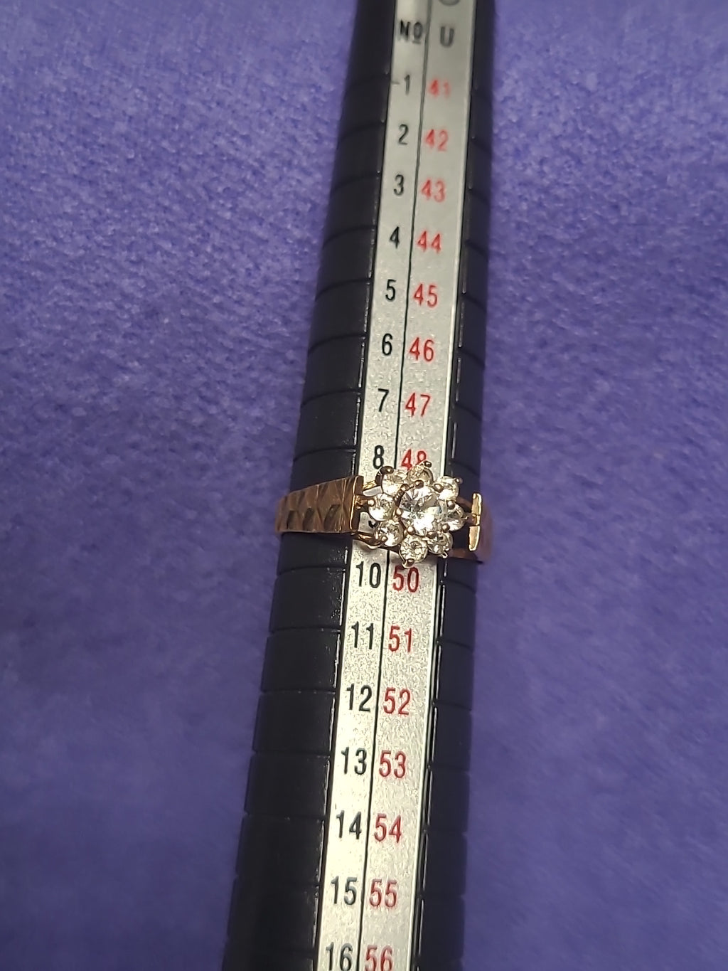 9ct Gold Daisy Cluster Ring Size I 1/2 Yellow Gold 375 Hallmarked Floral Design