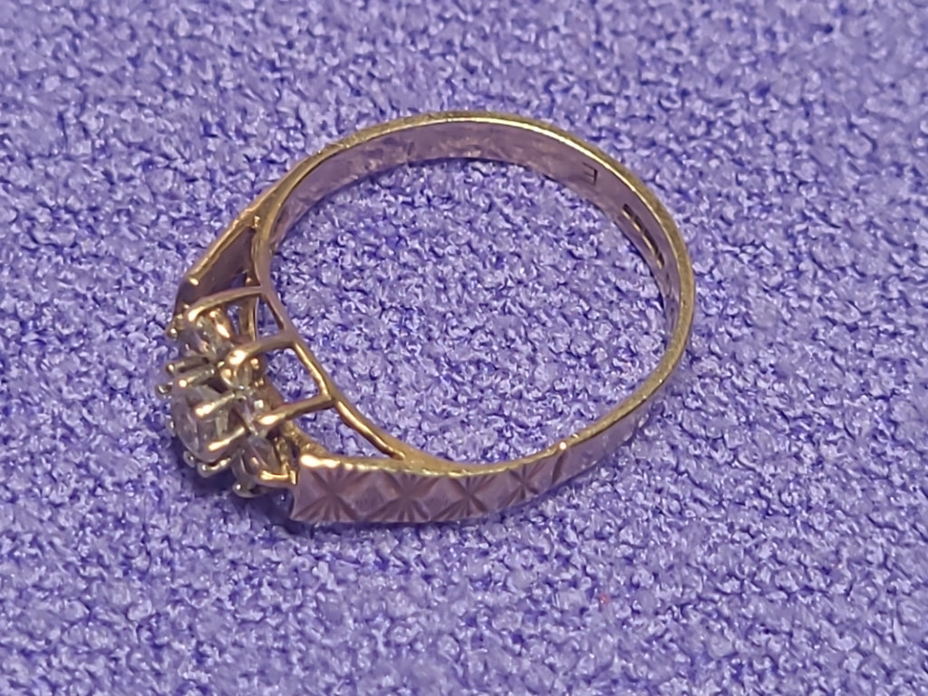 9ct Gold Daisy Cluster Ring Size I 1/2 Yellow Gold 375 Hallmarked Floral Design