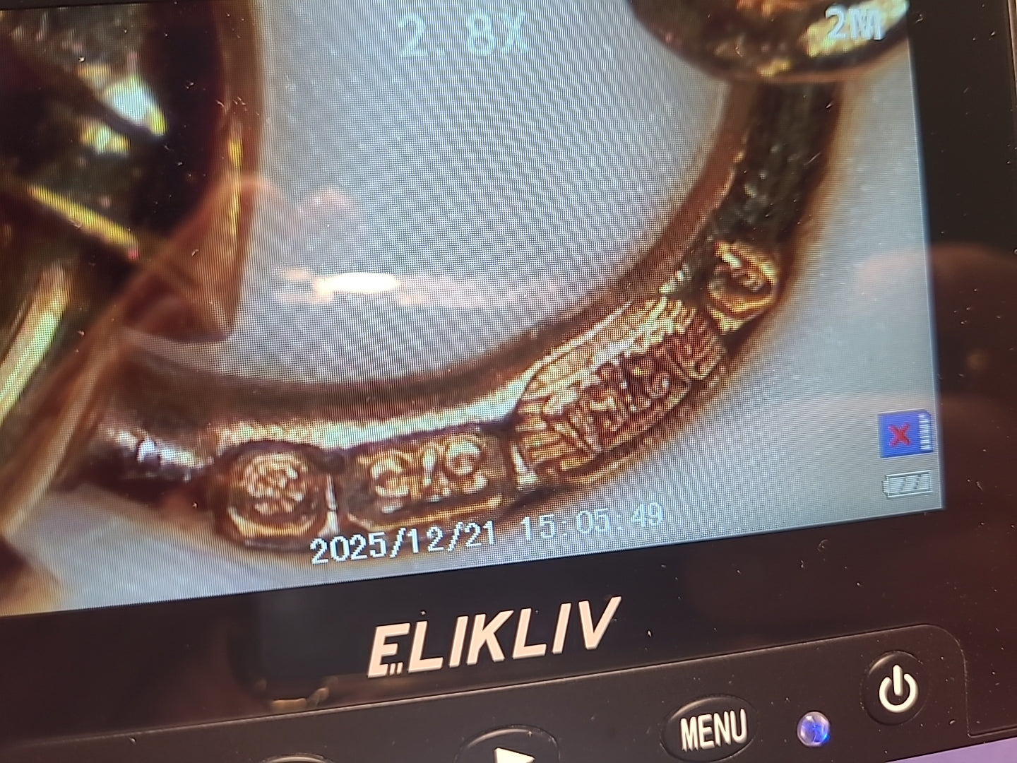 9ct 375 Yellow Gold Pendant With 9ct Gold Chain Hallmarked 5.93g