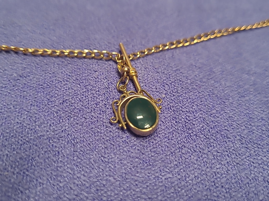 9ct Gold Onyx & Bloodstone Fob Pendant With Chain Hallmarked 7.5g