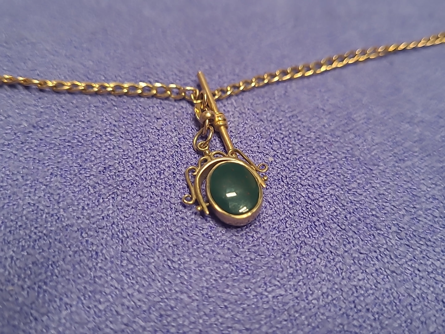 9ct Gold Onyx & Bloodstone Fob Pendant With Chain Hallmarked 7.5g