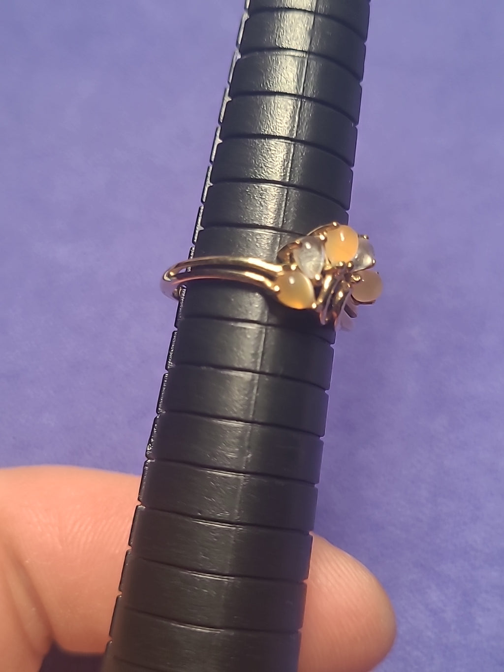 9ct Gold Two-Tone Moonstone Floral Ring Size M 1/2 Hallmarked Superb Condition