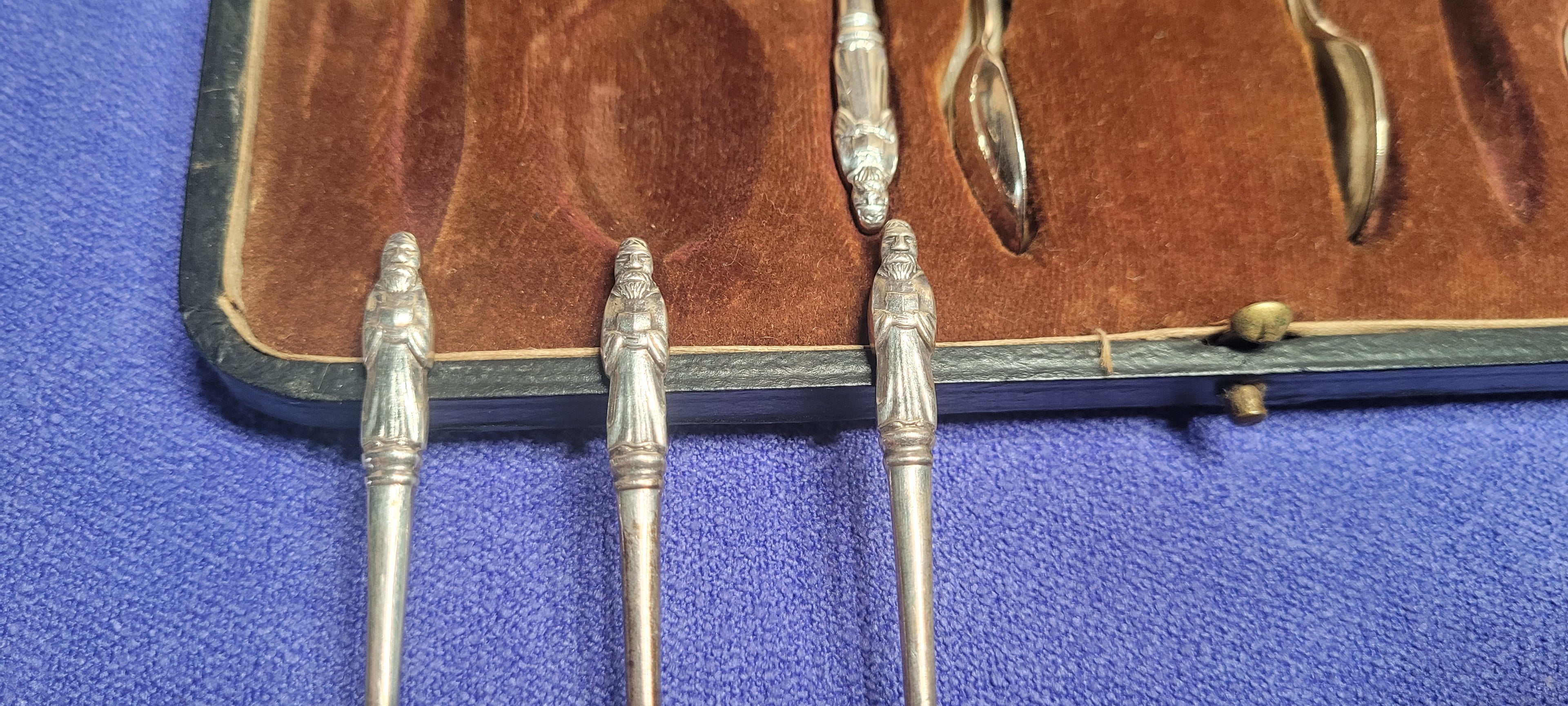 Antique Cased Solid Silver Spoon & Tong Set Walker & Hall 1923 98g