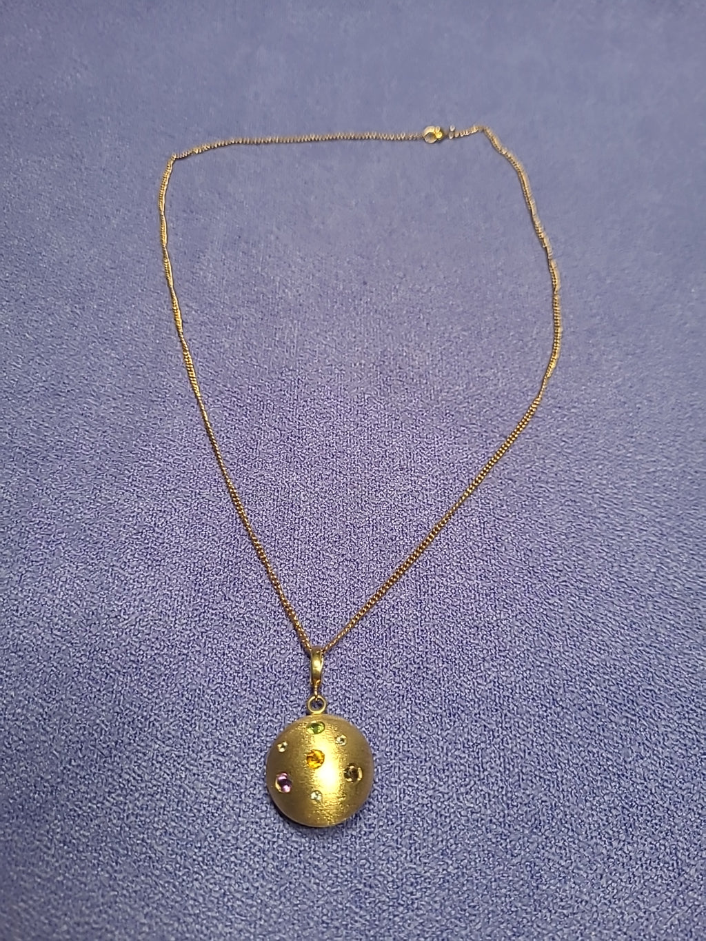 9ct 375 Yellow Gold Pendant With 9ct Gold Chain Hallmarked 5.93g