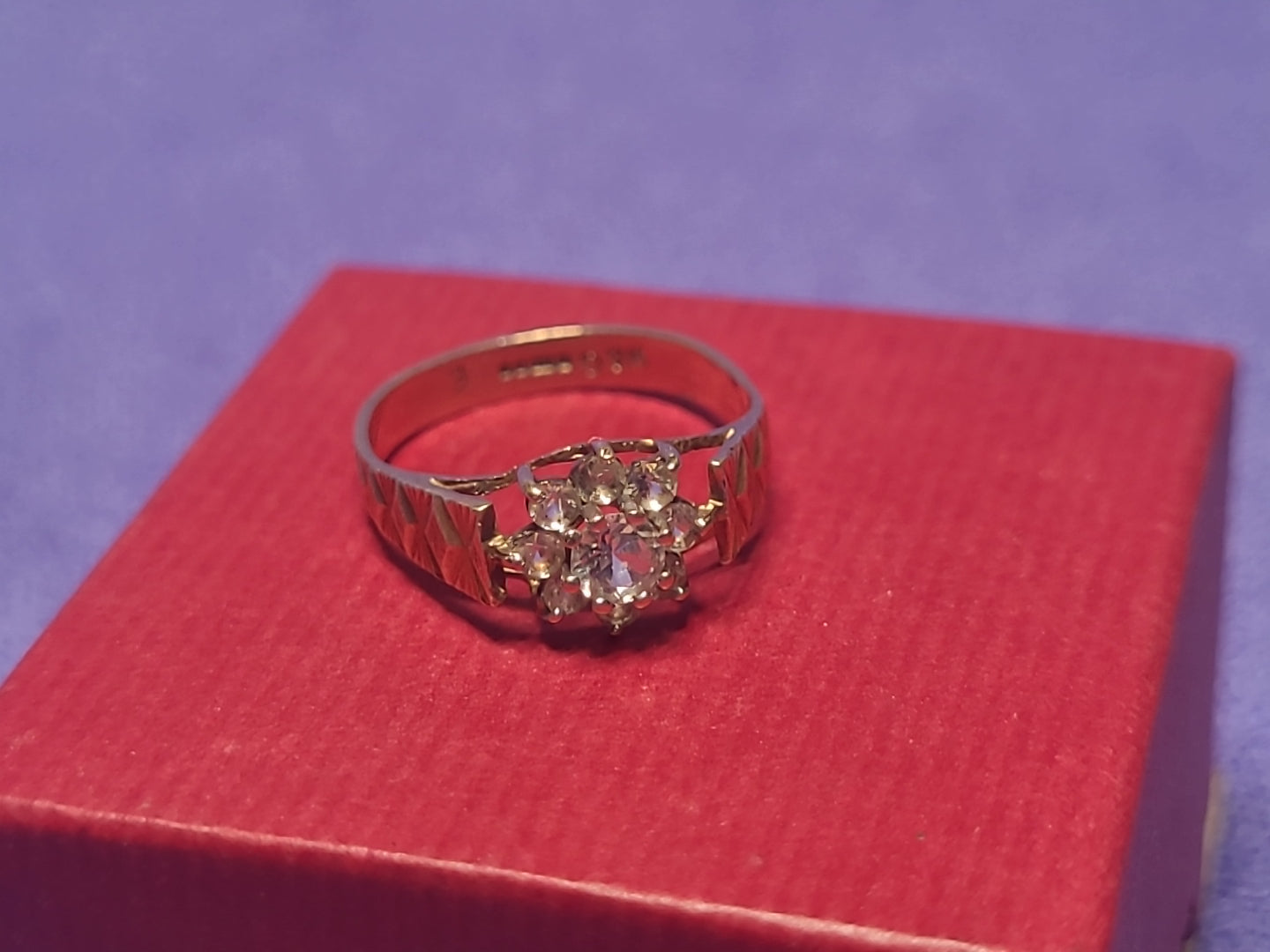 9ct Gold Daisy Cluster Ring Size I 1/2 Yellow Gold 375 Hallmarked Floral Design