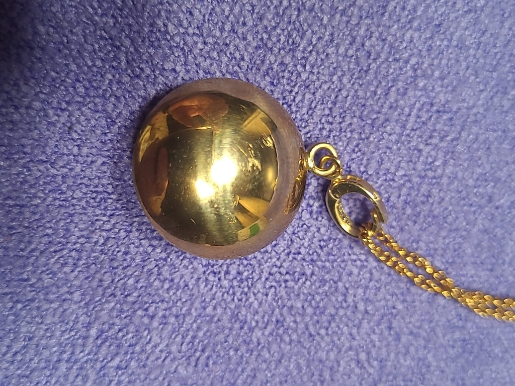 9ct 375 Yellow Gold Pendant With 9ct Gold Chain Hallmarked 5.93g