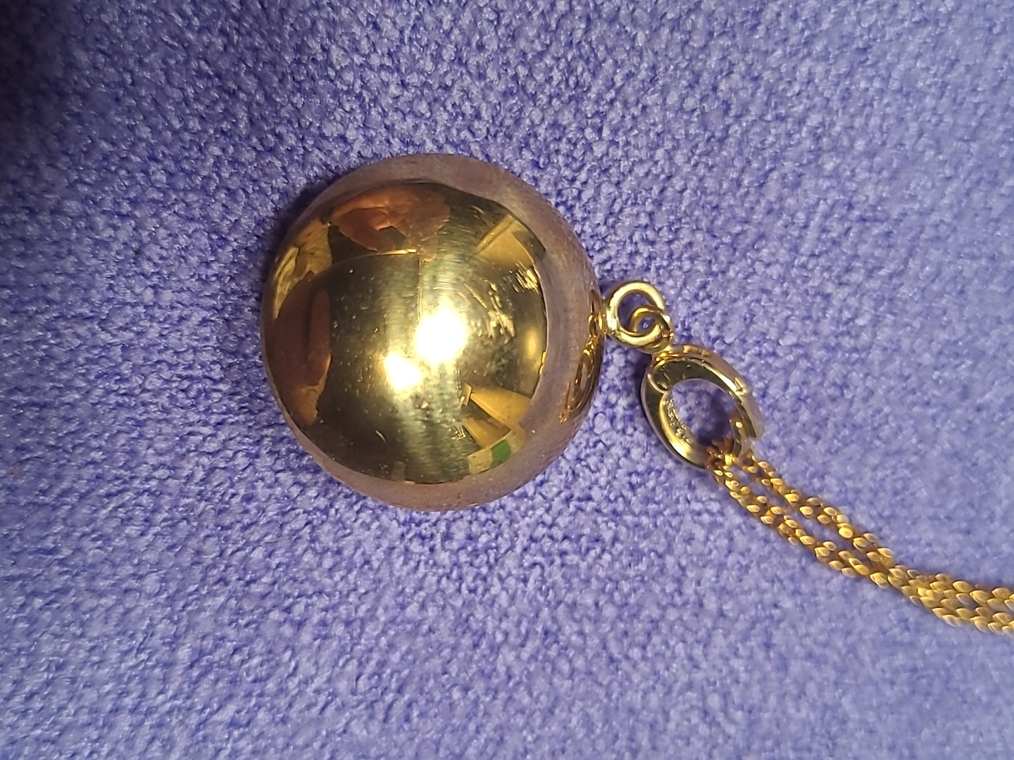 9ct 375 Yellow Gold Pendant With 9ct Gold Chain Hallmarked 5.93g