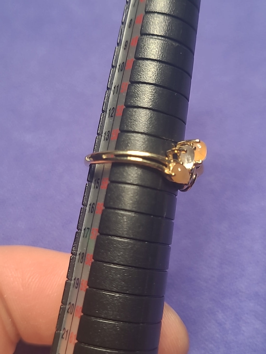 9ct Gold Two-Tone Moonstone Floral Ring Size M 1/2 Hallmarked Superb Condition