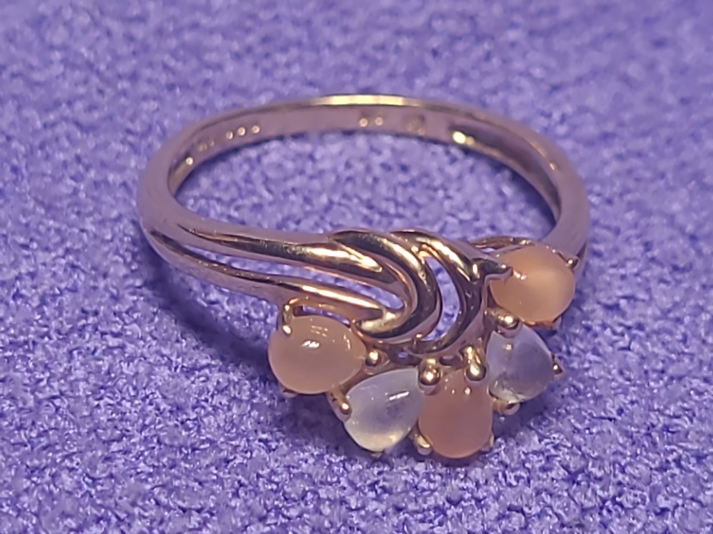 9ct Gold Two-Tone Moonstone Floral Ring Size M 1/2 Hallmarked Superb Condition