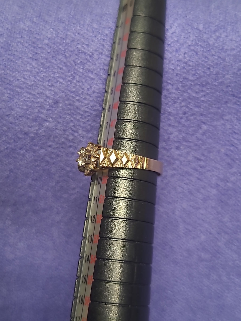 9ct Gold Daisy Cluster Ring Size I 1/2 Yellow Gold 375 Hallmarked Floral Design