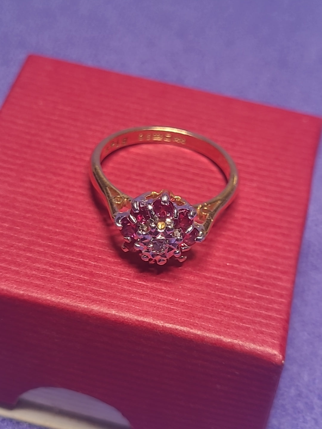 18ct Yellow Gold Ruby & Diamond Daisy Cluster Ring Size M 3.64g Vintage