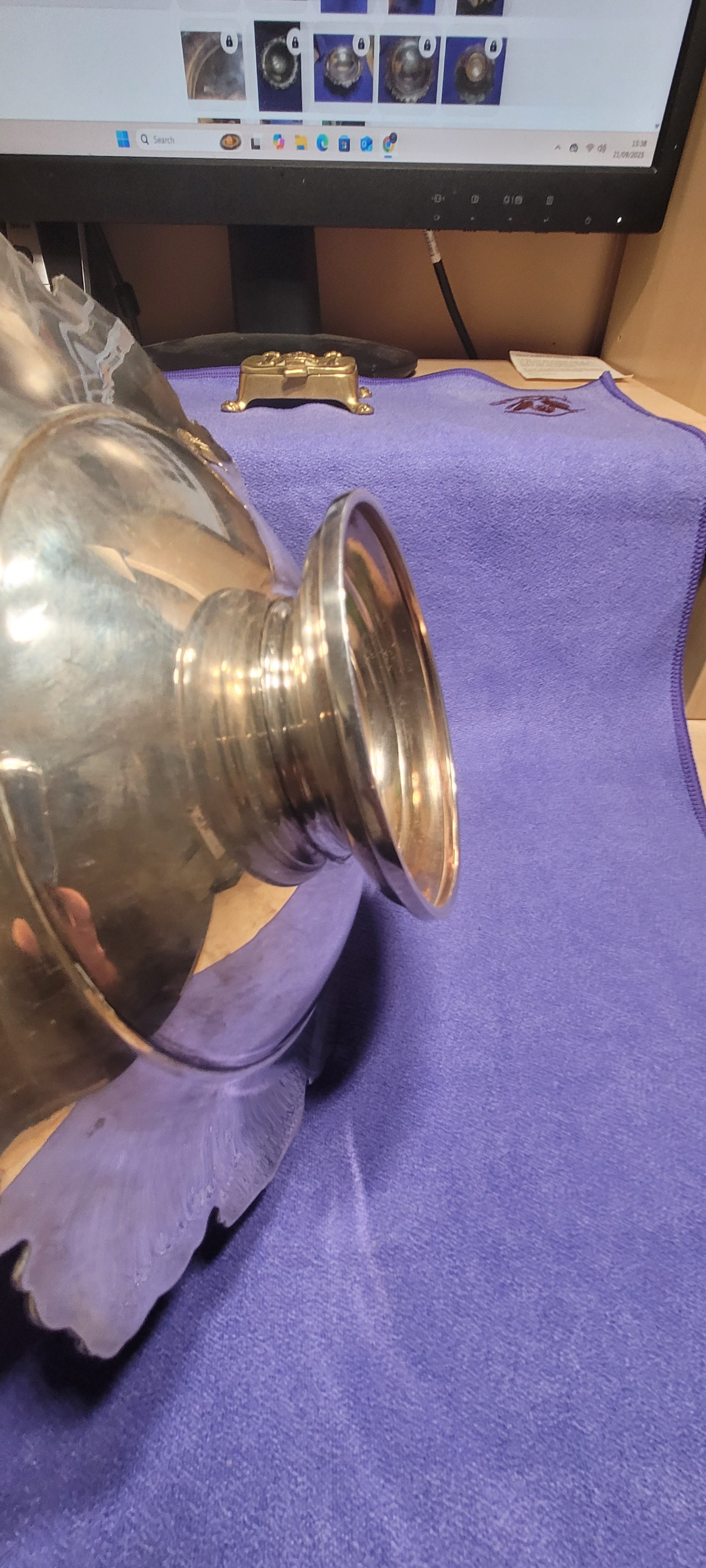 Mappin & Webb , Sterling Silver Large Tazza Dish , Sheffield , 1945 , 296g